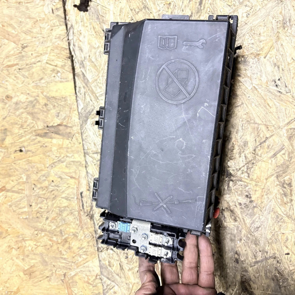 Security Box Central Electrics for Opel Astra J 13318783 1110033AB 2010