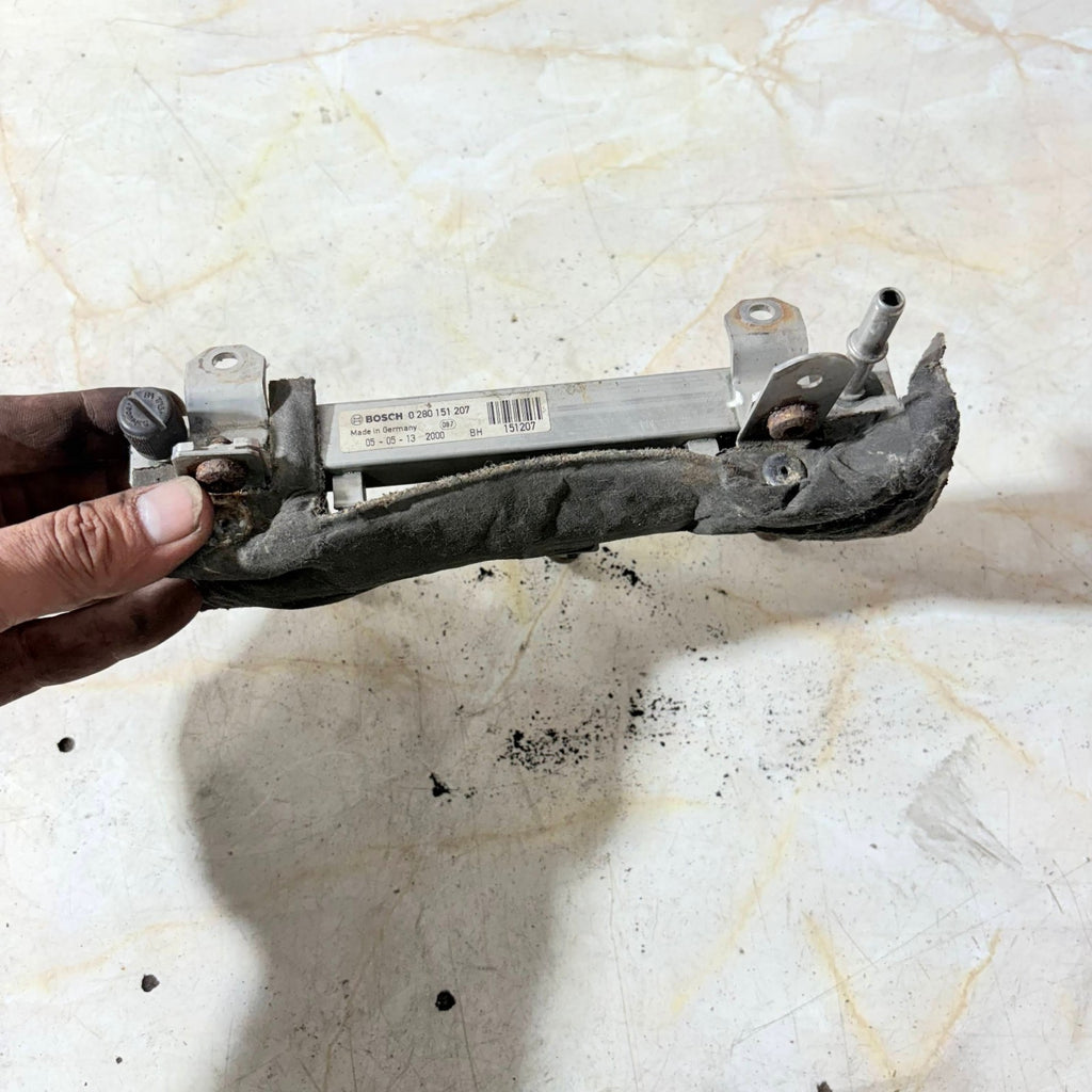 VAUXHALL CORSA D FUEL RAIL & INJECTORS 0280151207 BOSCH