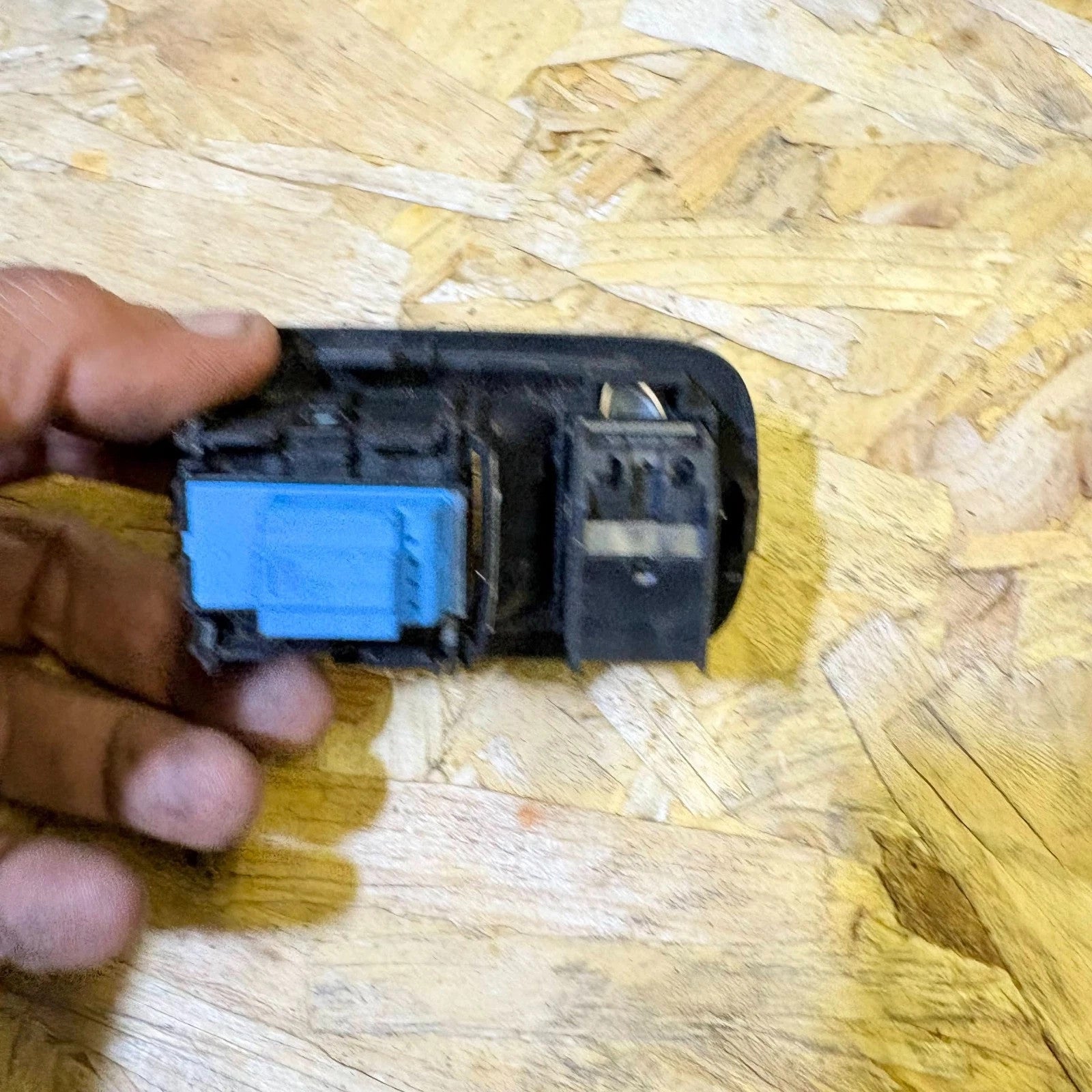 Porsche Cayenne 2003-2010 Rear Left Door Window & Central Lock Switch 955 957