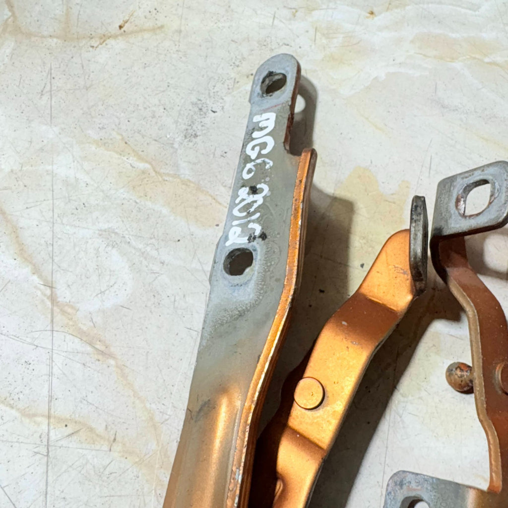 2012 MG MG6 BONNET HINGES BOTH SIDES IN ORANGE
