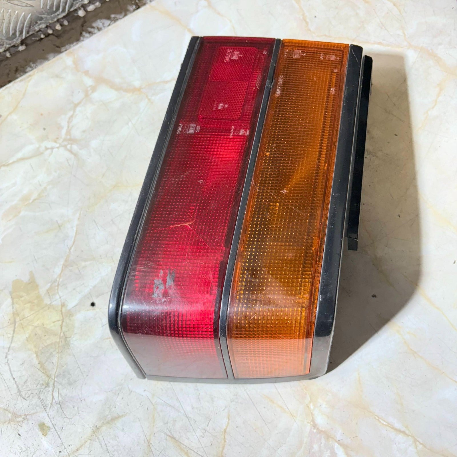 86-87 Civic 4Dr RearRight Taillight Combination Brake Signal Stop Lamp