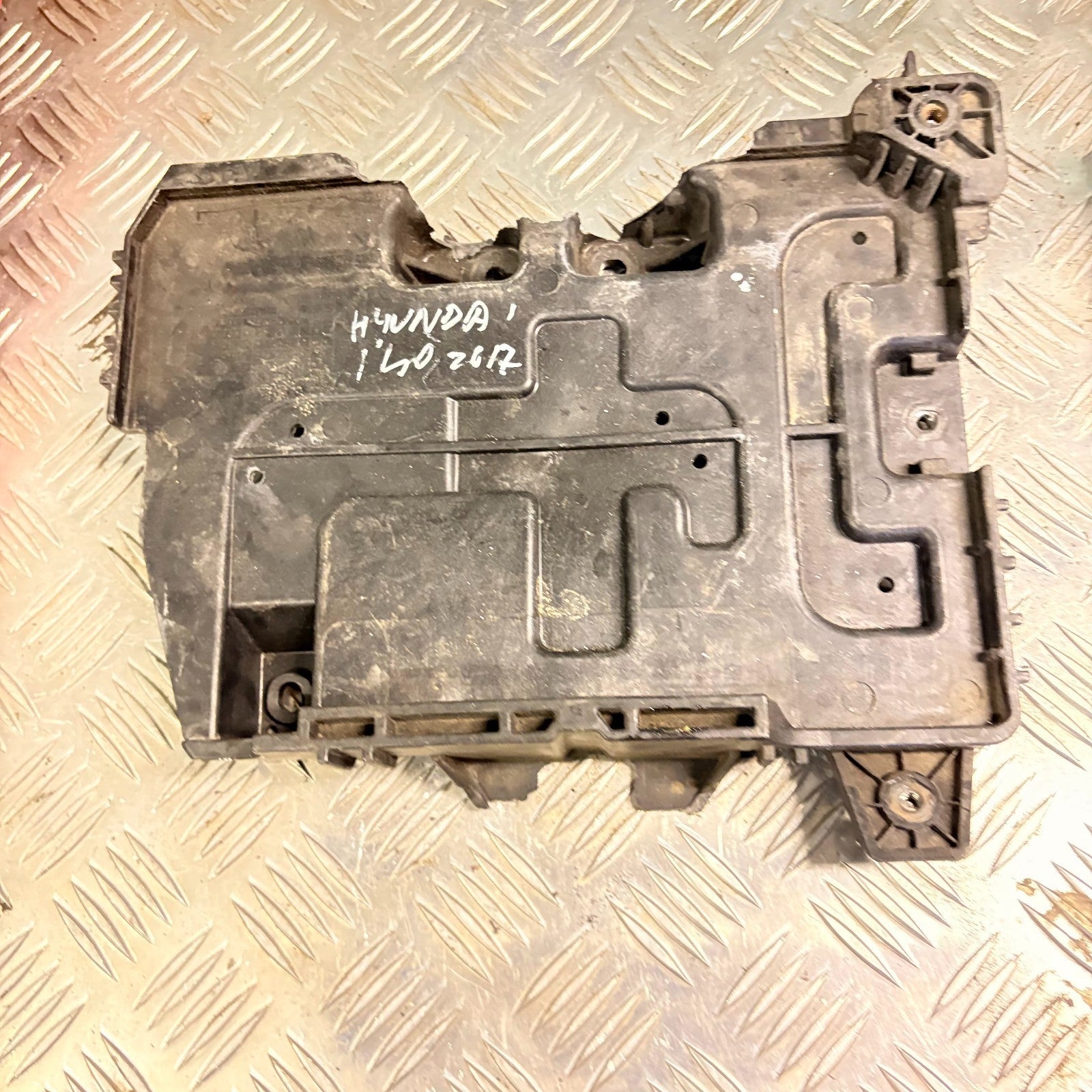 Hyundai I40 2011 to 2017 Battery Tray 371503Z000