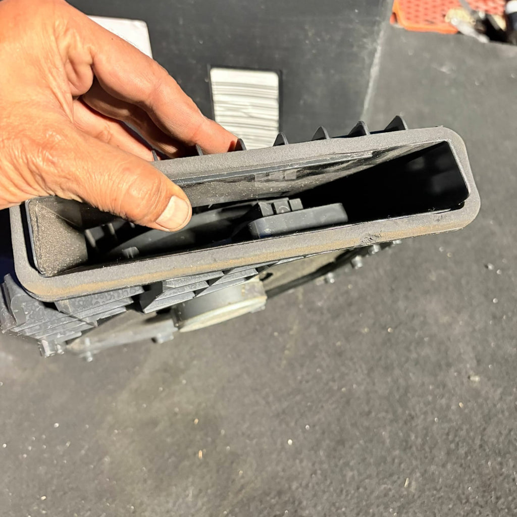 BMW 3 E90/E91 E9x Right Underseat Subwoofer Speaker 4Ω 65139143986 up to 03/2009