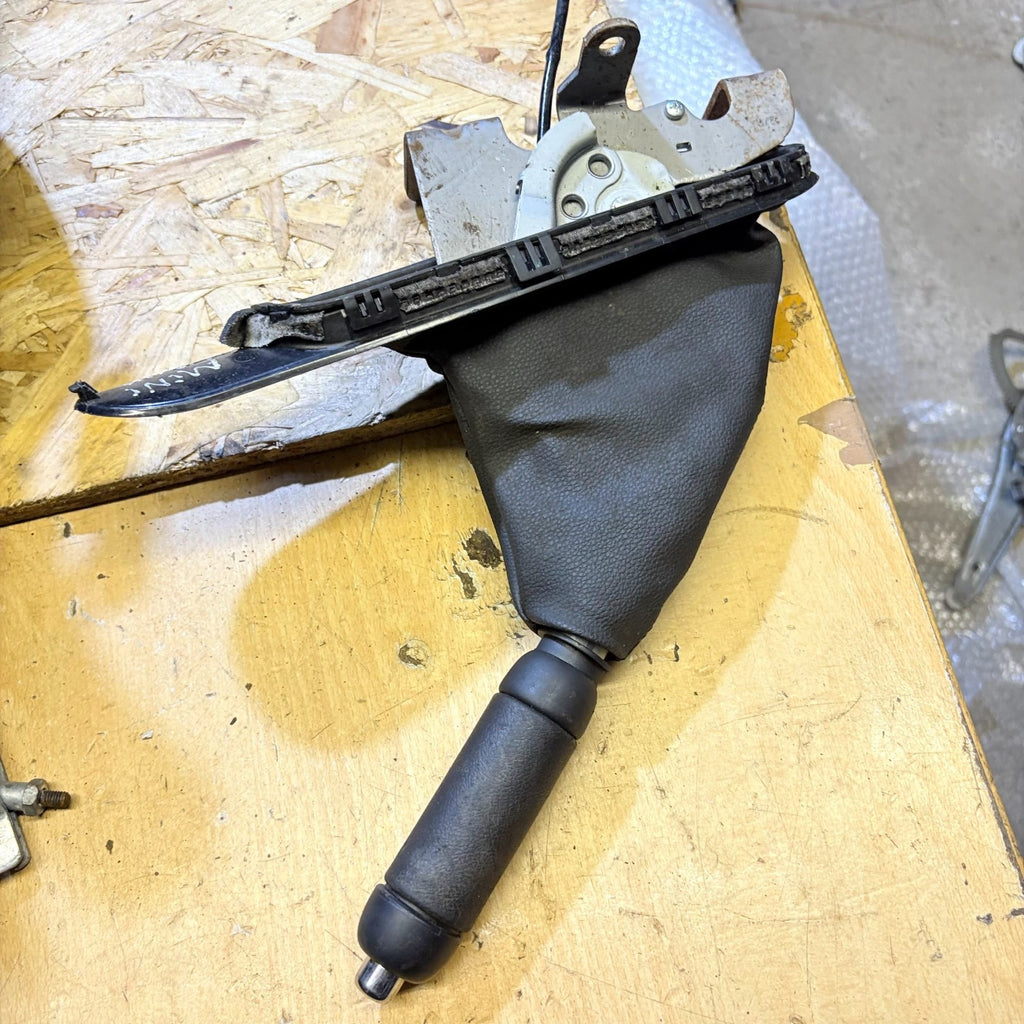2011 MINI CLUBMAN HANDBRAKE LEVER 15557110