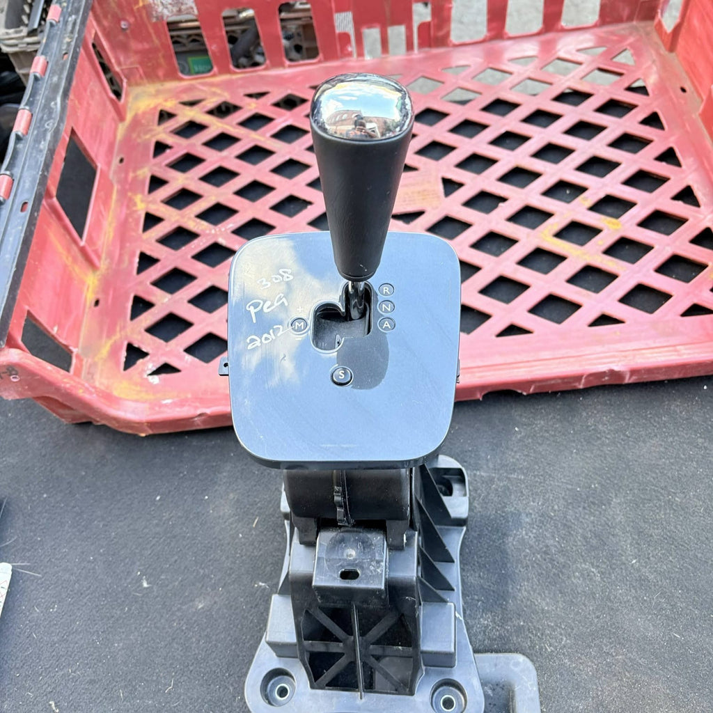 PEUGEOT 3008 2012 AUTOMATIC GEAR SELECTOR SHIFTER 9687024580