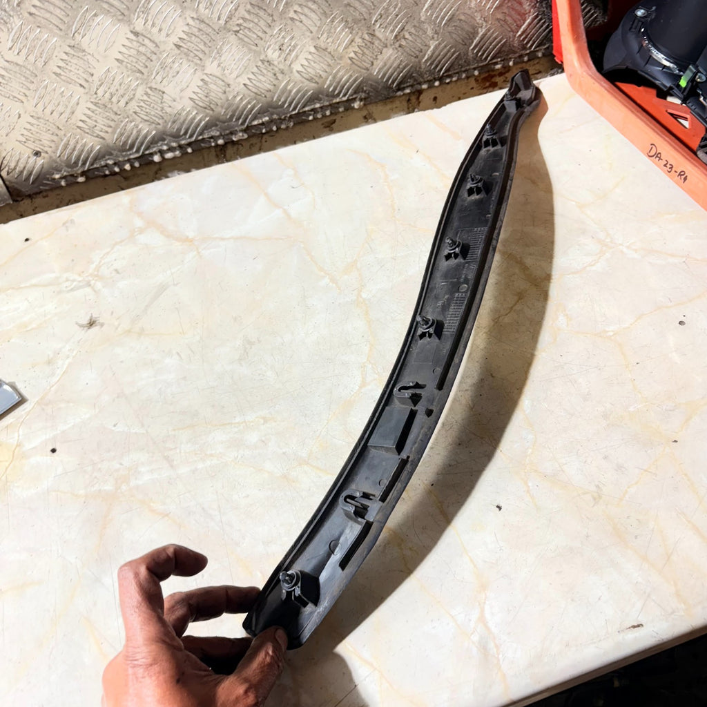 VW Jetta MK5 Drivers Side Front Door End Trim 1K5837382D
