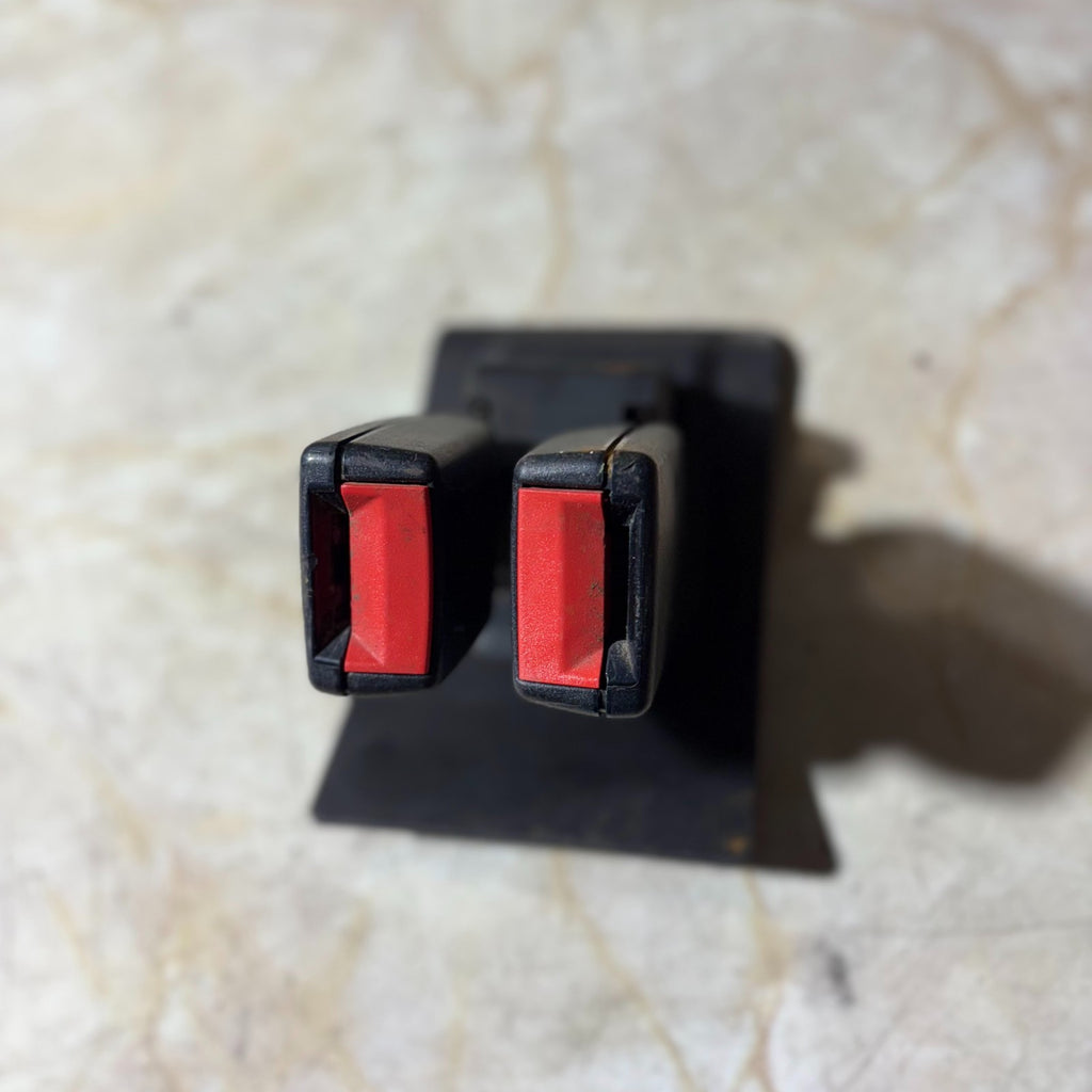 BMW MINI Rear Seat Belt Buckles Pair Centre R50 R53 One/Cooper 5321261A 01-06