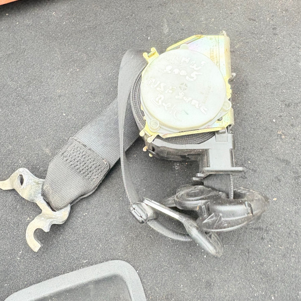 BMW 3 SERIES 320I E90 PASSENGER SIDE FRONT LEFT SEAT BELT 33052212C 2005