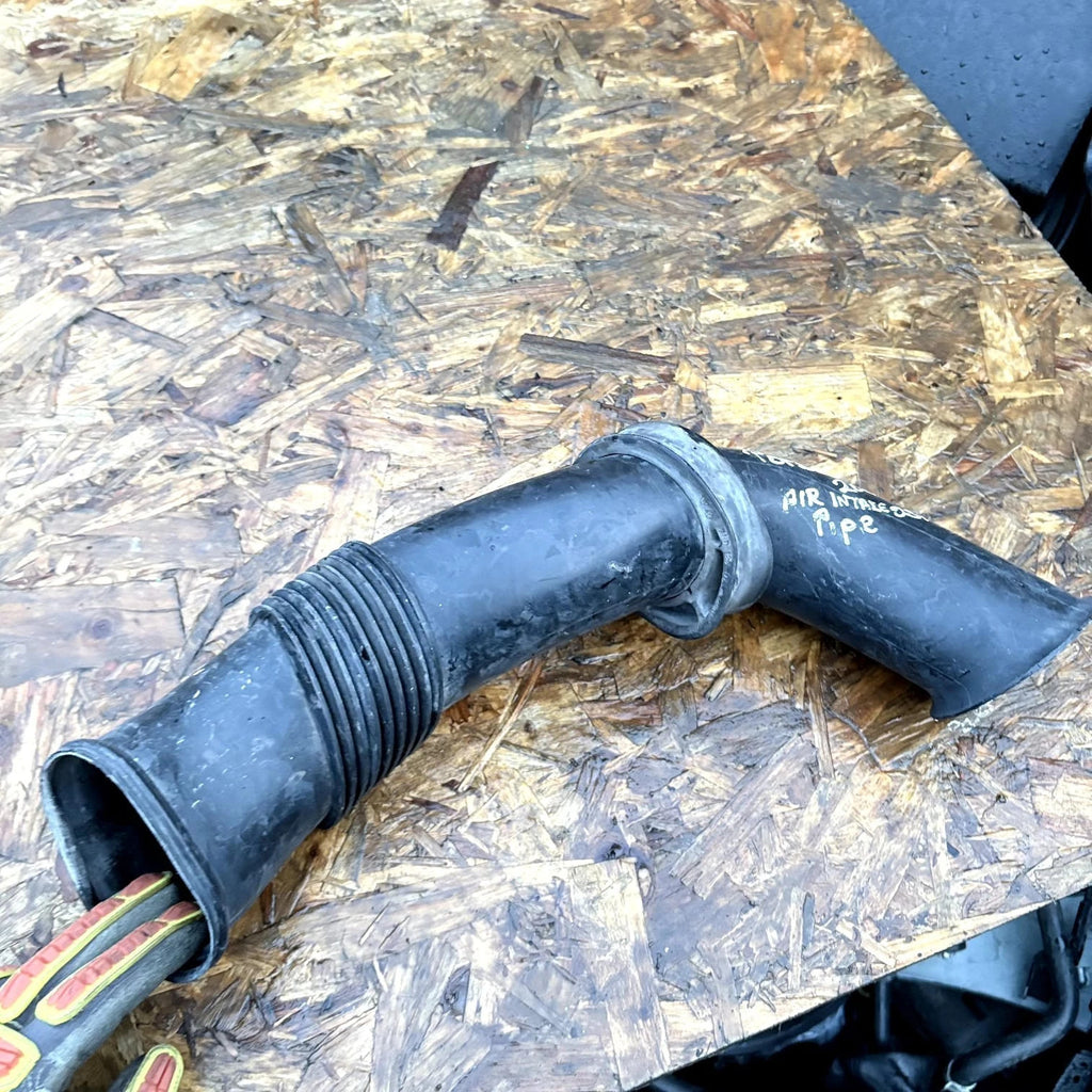 Porsche Cayenne 9P S 4.5 2008 O/S/F Air Intake Pipe 7L5129609 7L5129752 14505537