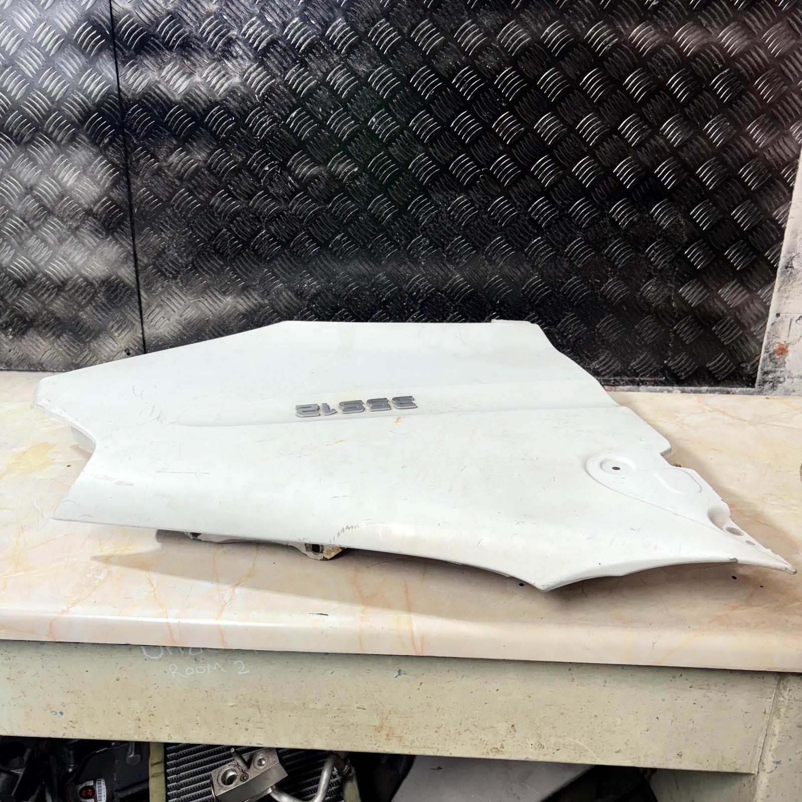 IVECO DAILY 35S12 MK4 MK5 2006-2014 OFFSIDE RIGHT FRONT WING FENDER PANEL WHITE
