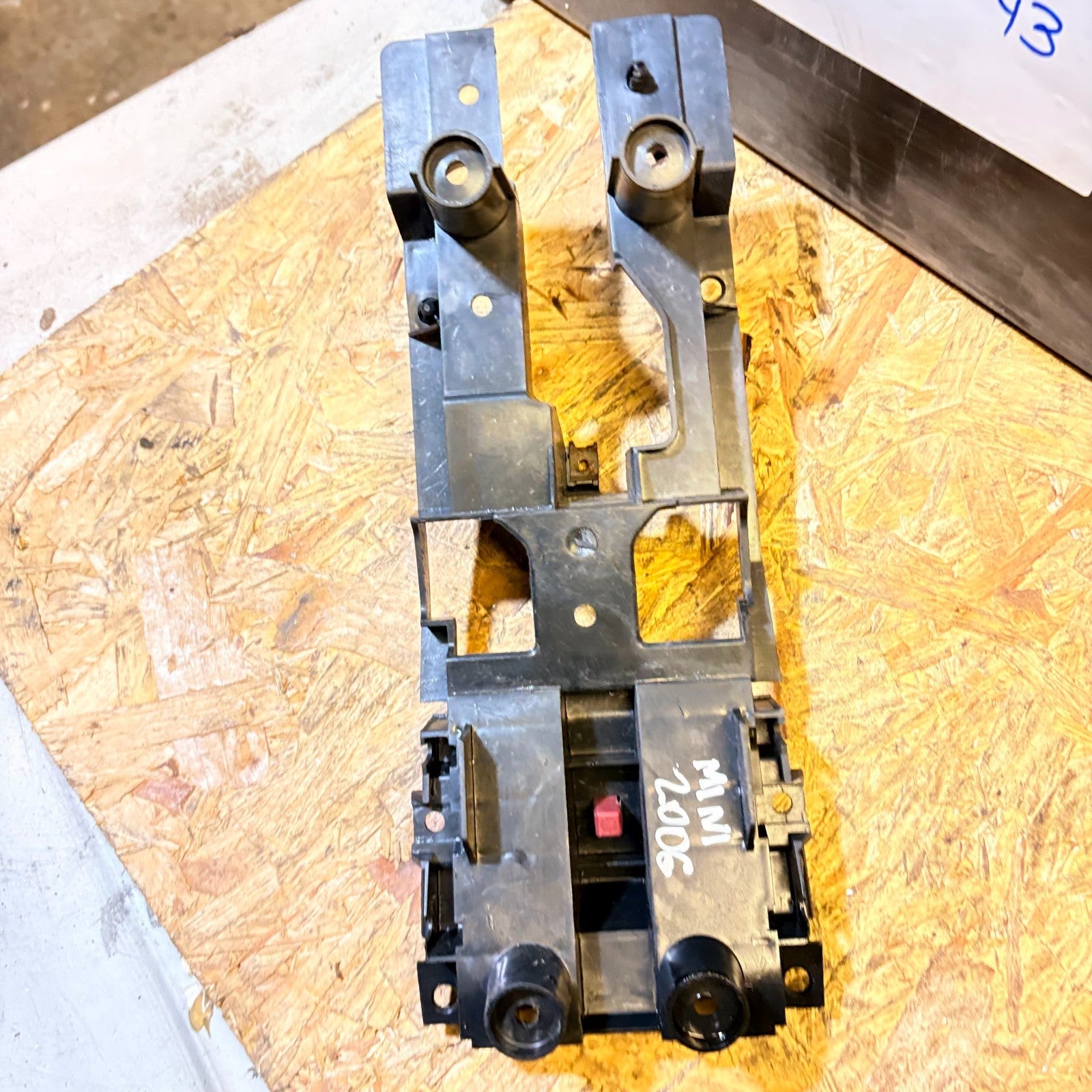 MINI Cooper Handbrake Bracket 51167131830 7131830 R50 R53 04-06 R52 05-08