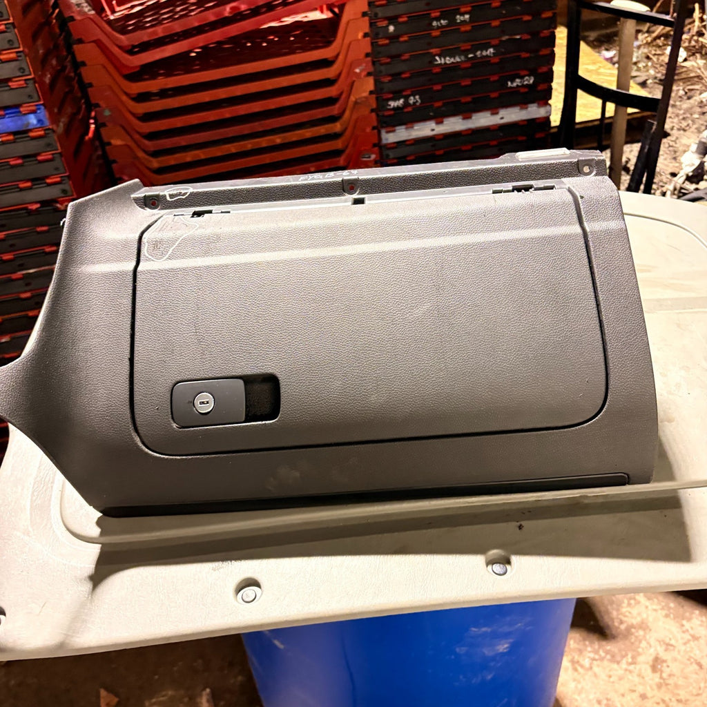 1K2857289A VW Jetta A5 2005-2010 Glove Box Assembly w/ Lock