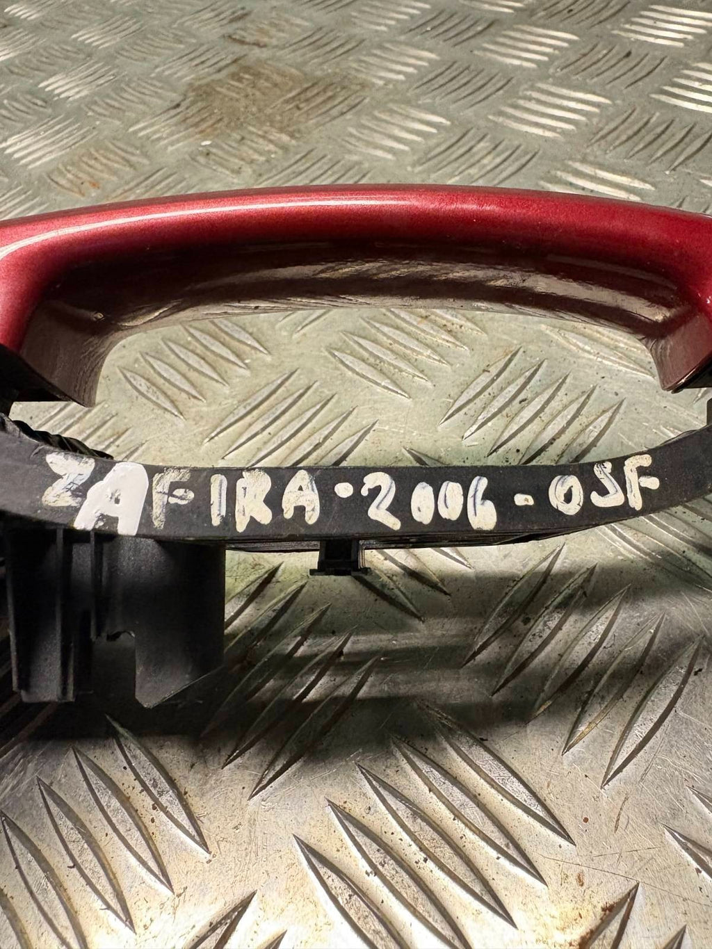 VAUXHALL ZAFIRA B 5DR 05-14 DR HANDLE EXTERIOR (FRONT DRIVER SIDE) RED 24463526