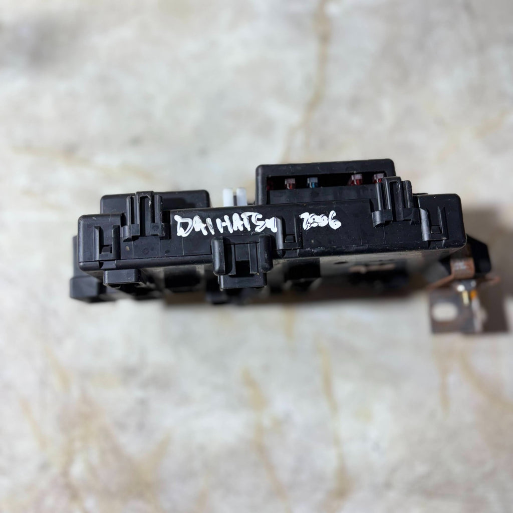 Daihatsu Fuse box 82600-87411 2000-2006