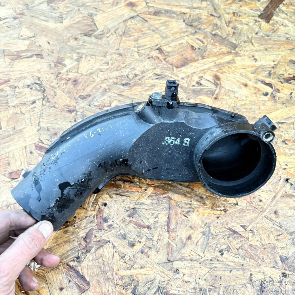 Audi A6 C5 2.4/2.8/3.0 V6 2001?2004 Air Intake Duct Pipe 078133356S