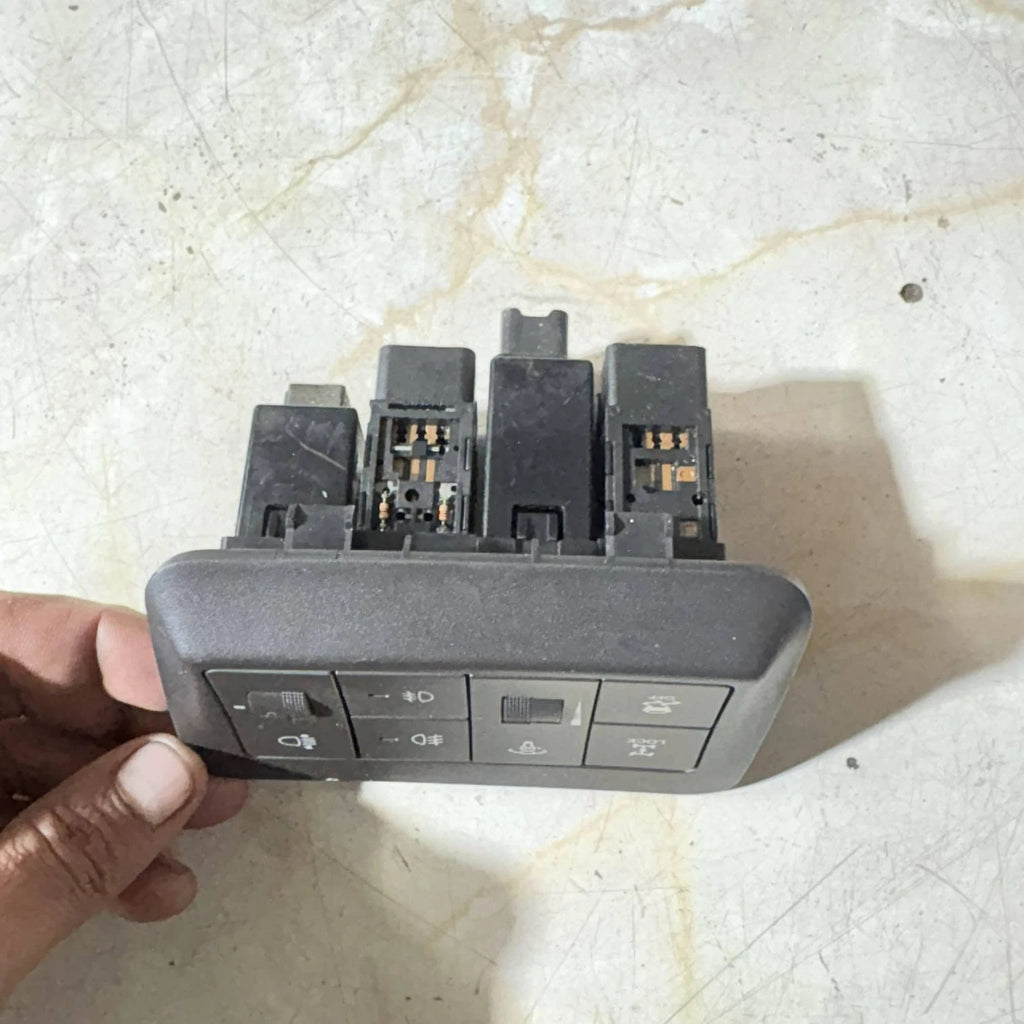 HYUNDAI SANTA FE TC MK2 (2011) CONTROL SWITCH 202002962