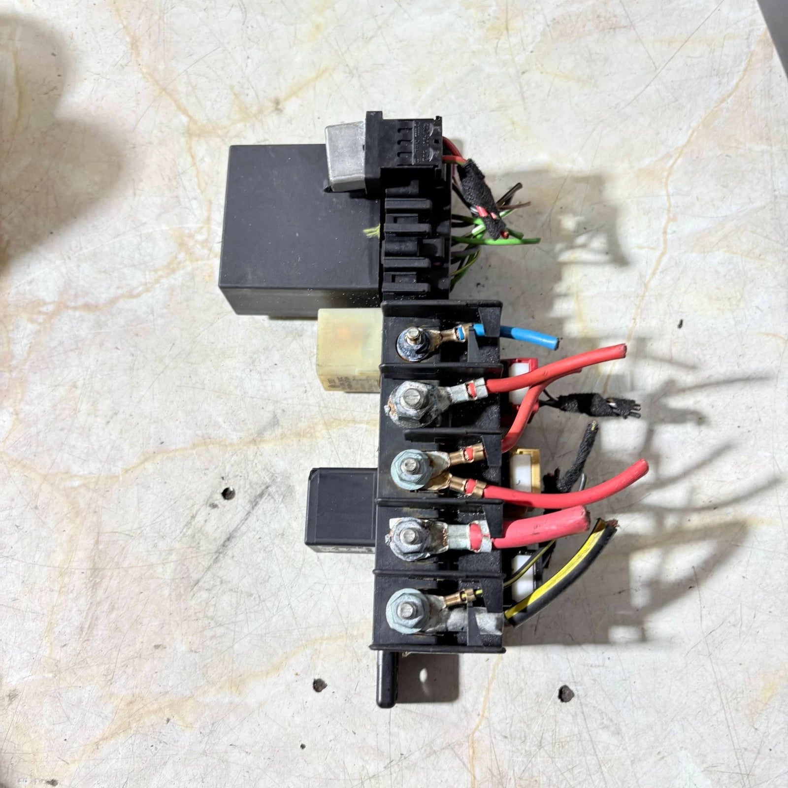 Audi TT 8N Mk1 Battery Fuse Box Relay Carrier 8N0937550A 1998-2006