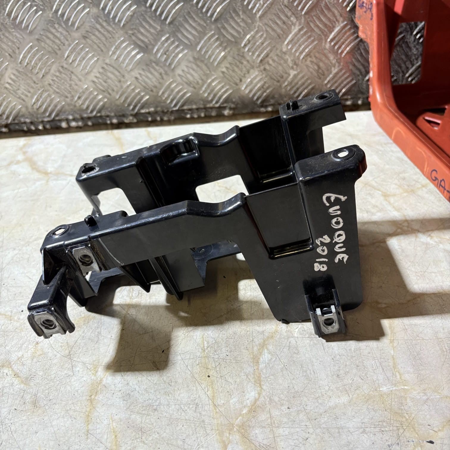 Range Rover Evoque L538 2011-2018 Centre Console Mounting Bracket BJ32-048B38-AA