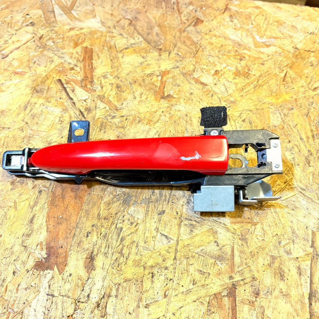 MAZDA 2 EXTERIOR DOOR HANDLE DRIVERS FRONT RIGHT SIDE 2007-2014