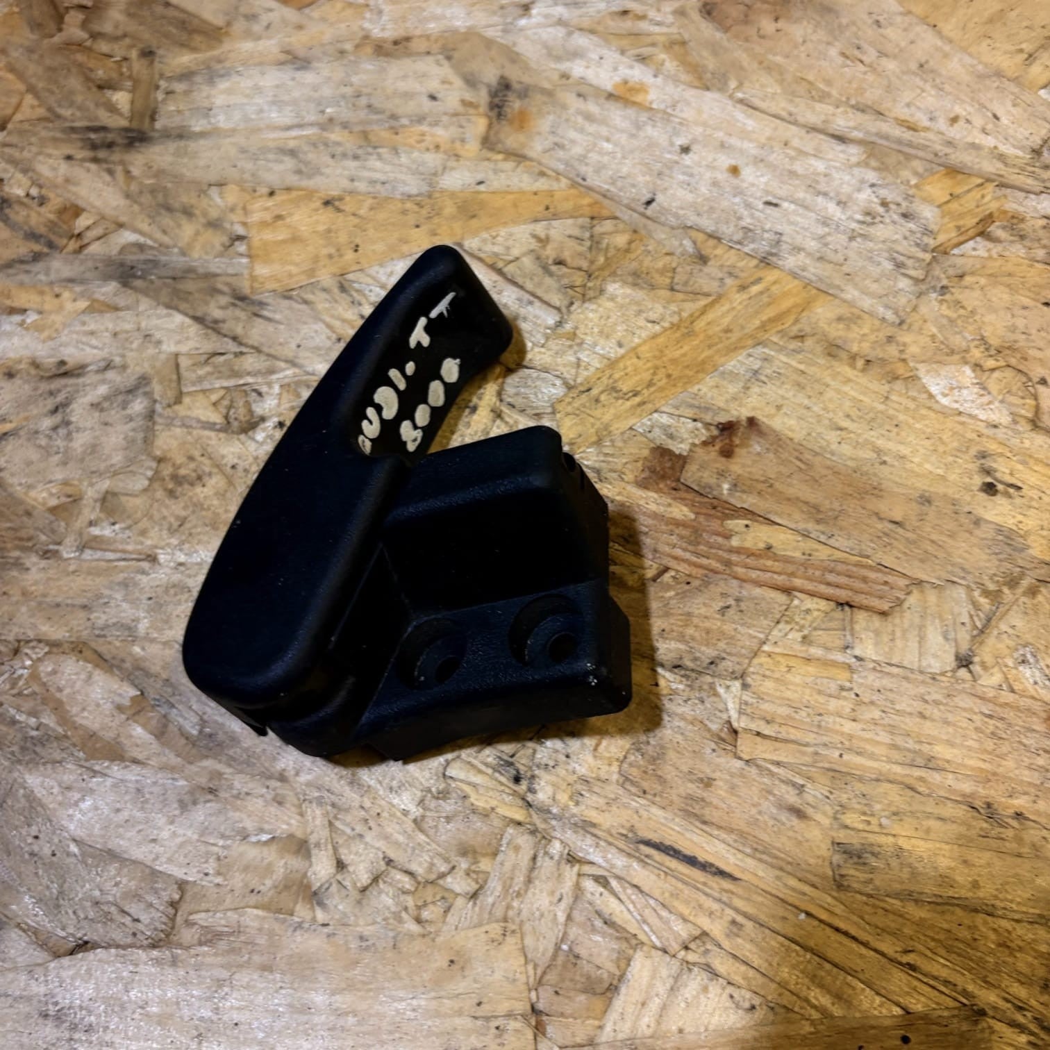 AUDI A3 8P FRONT BONNET LOCK CATCH RELEASE HANDLE 1H2823533 1H2 823 533