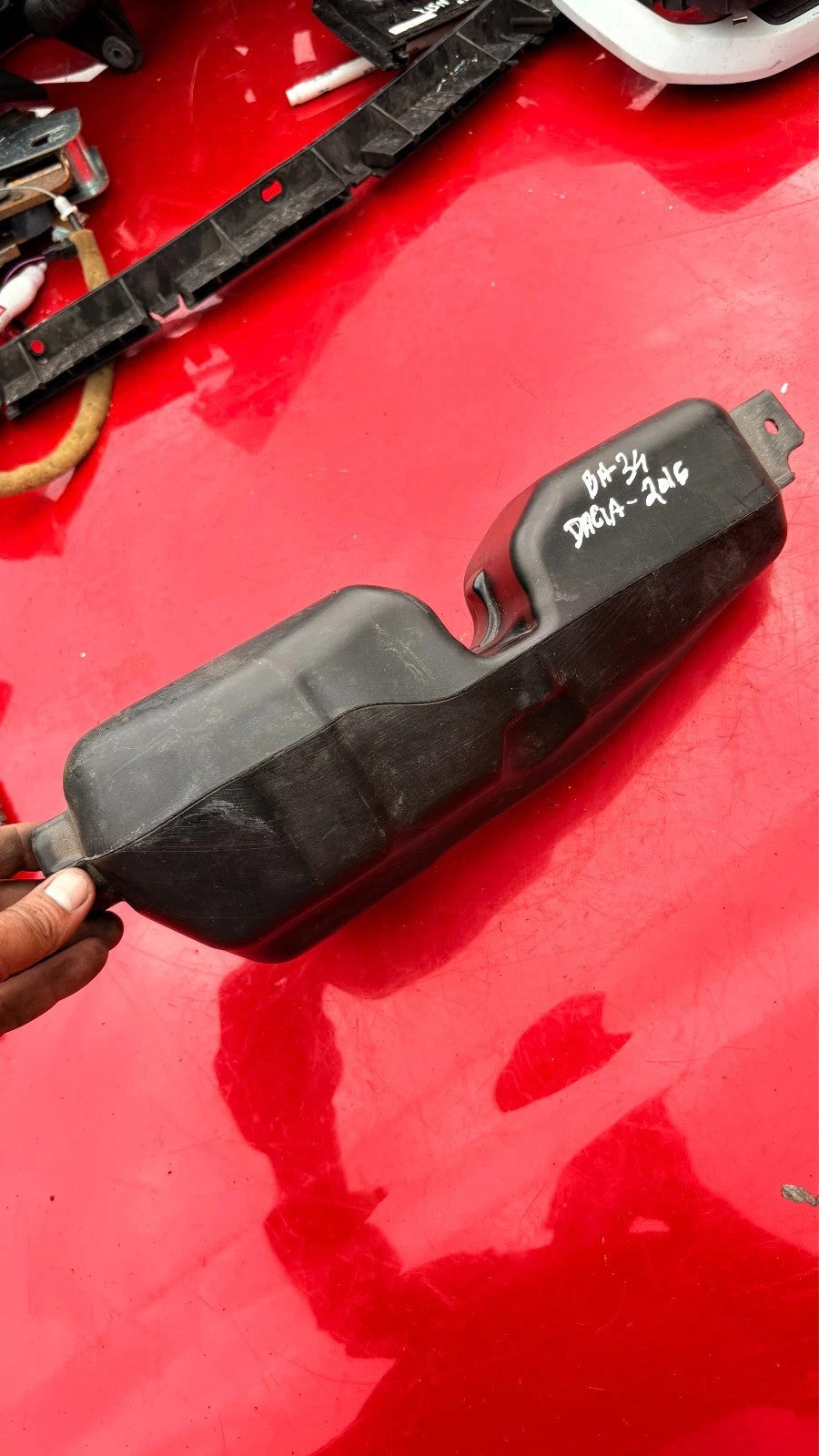 2016 DACIA SANDERO WINDSCREEN WASHER BOTTLE WITH PUMP 289101840R