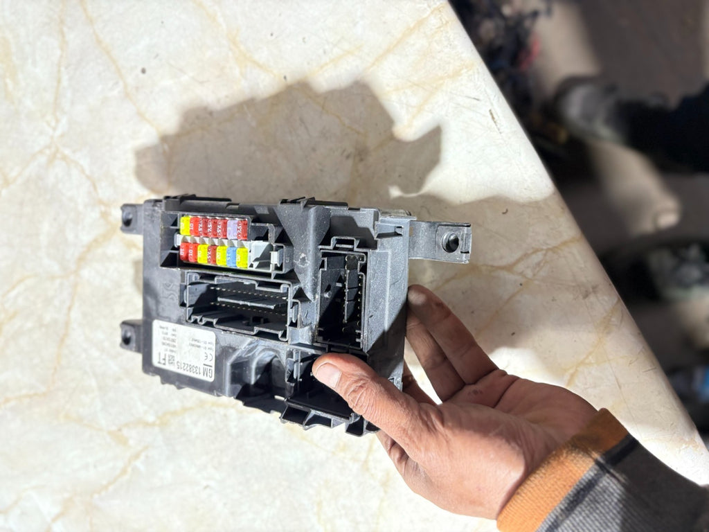 Vauxhall Corsa D BCM/BCU Body Control Module Fuse Box 13382215FT 2009-2014