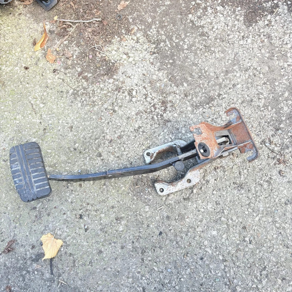Toyota Avensis Mk2 5dr Hatch 2001 Brake Pedal 116330565412