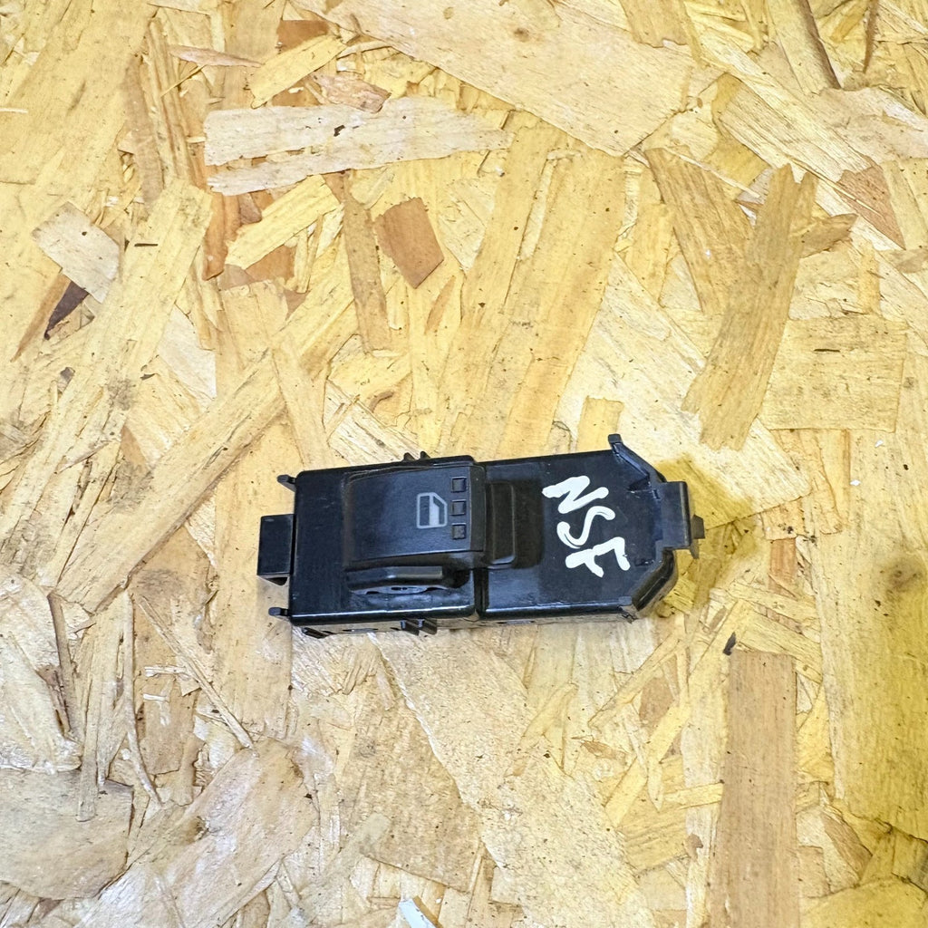 192752 LEFT FRONT POWER WINDOW SWITCH/192752 FOR DAIHATSU SIRION