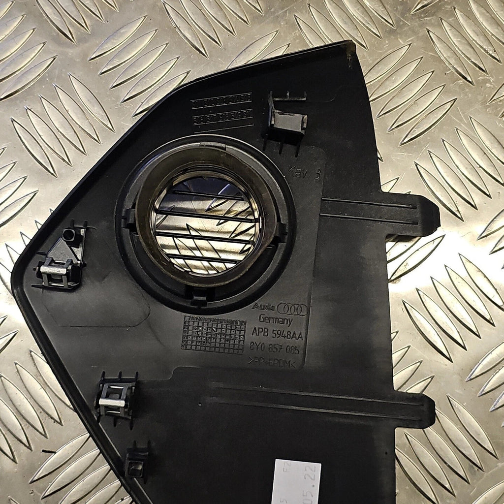 Audi A3 S3 RS3 8Y Sportback/Saloon Dash End Side Vent Left 2020-2024 8Y0857085