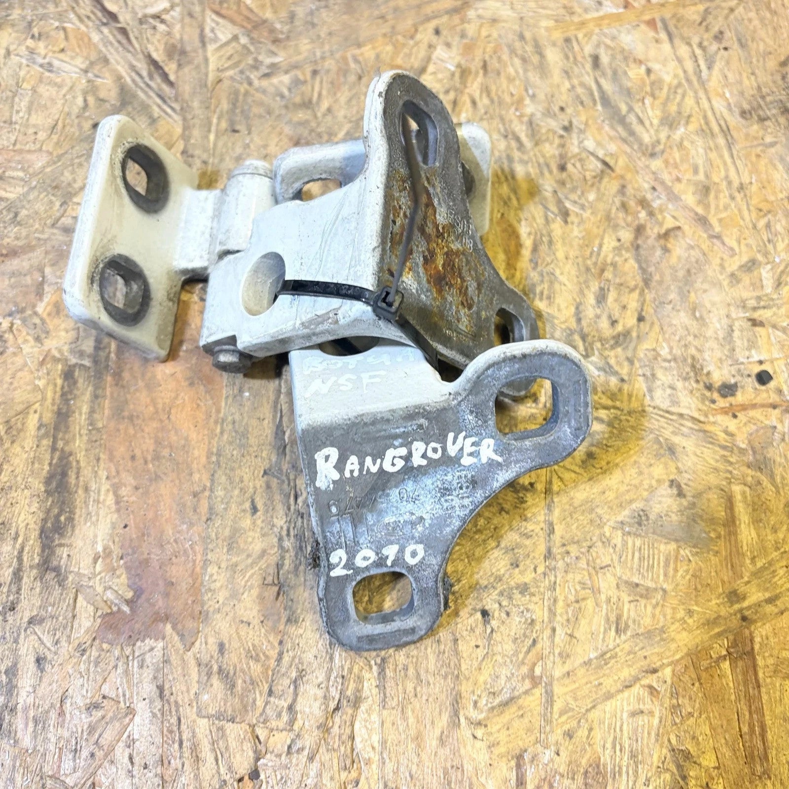 Range Rover Vogue L322 2002-2012 5 Door Front Left Door Hinges Pair 70254419