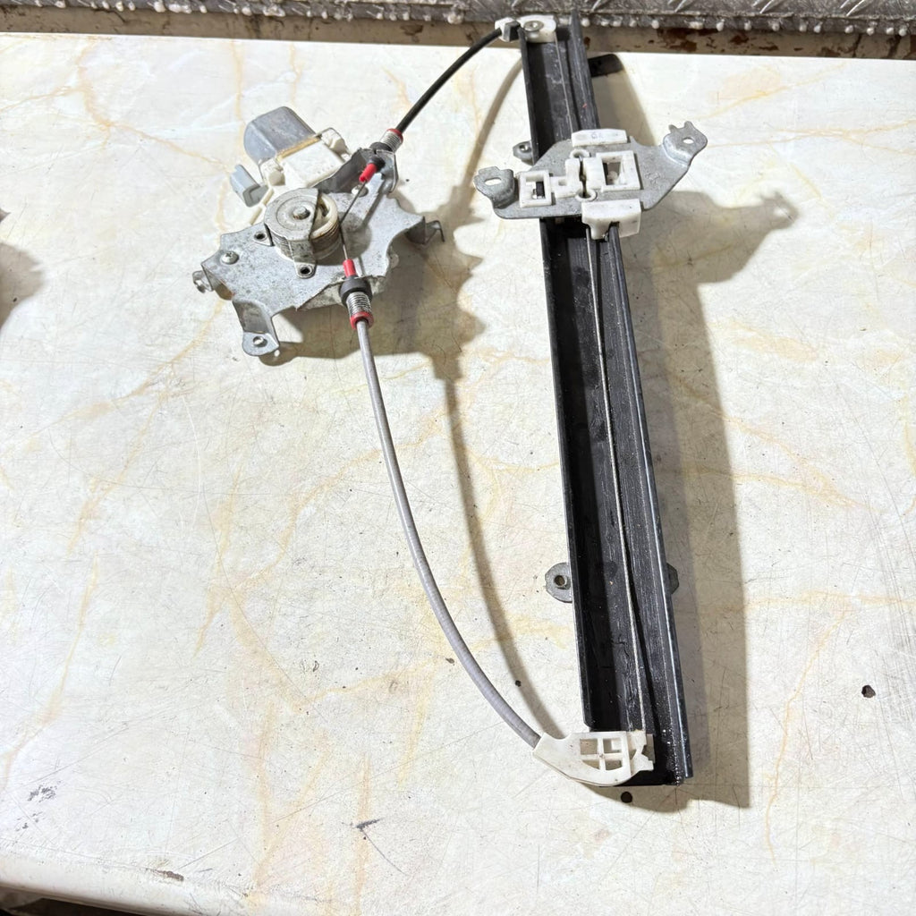 NISSAN MK1 1.1 PETROL WINDOW MOTOR PASSENGER FRONT UNIT 2008