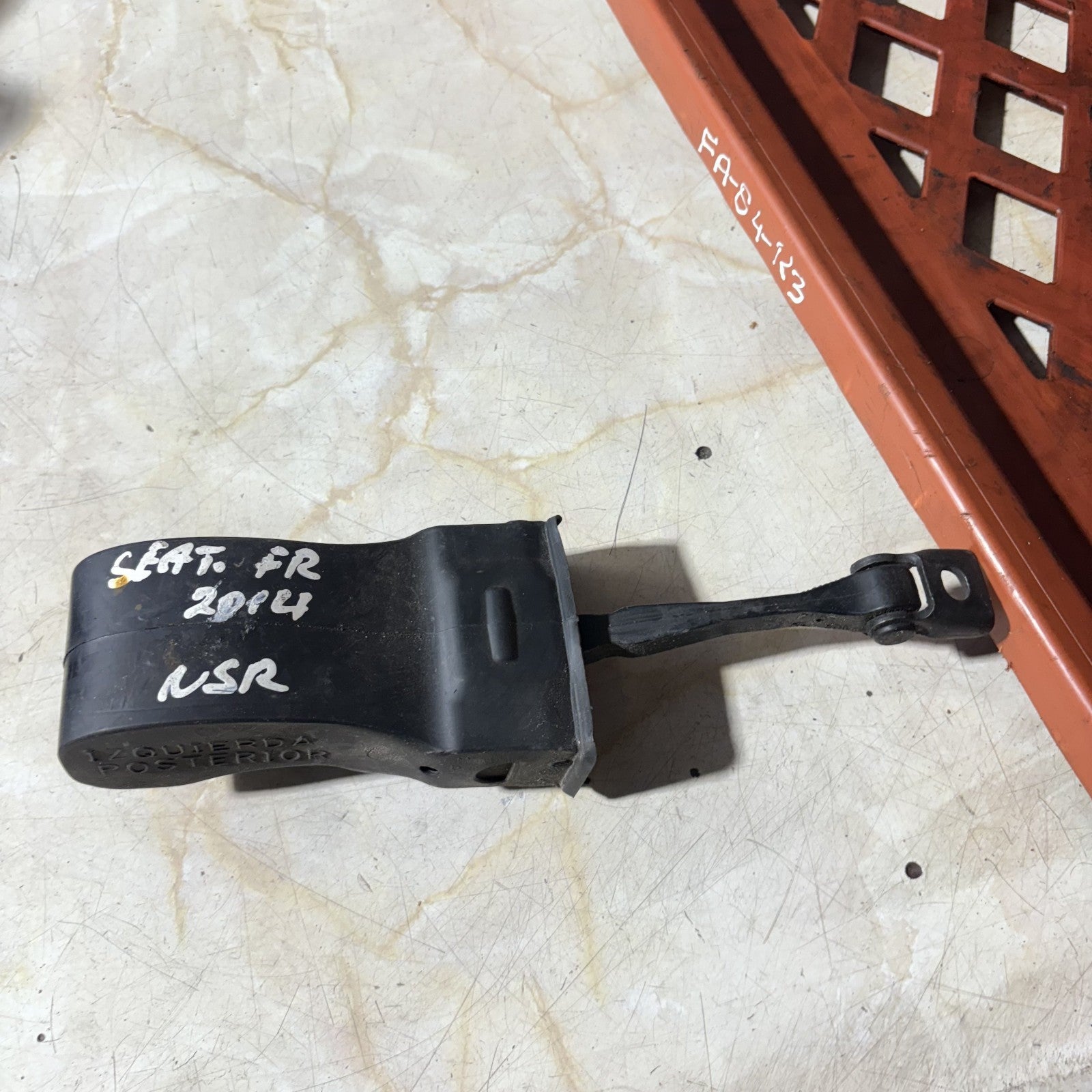 2008-2014 SEAT LEON FR REAR DOOR CHECK STRAP