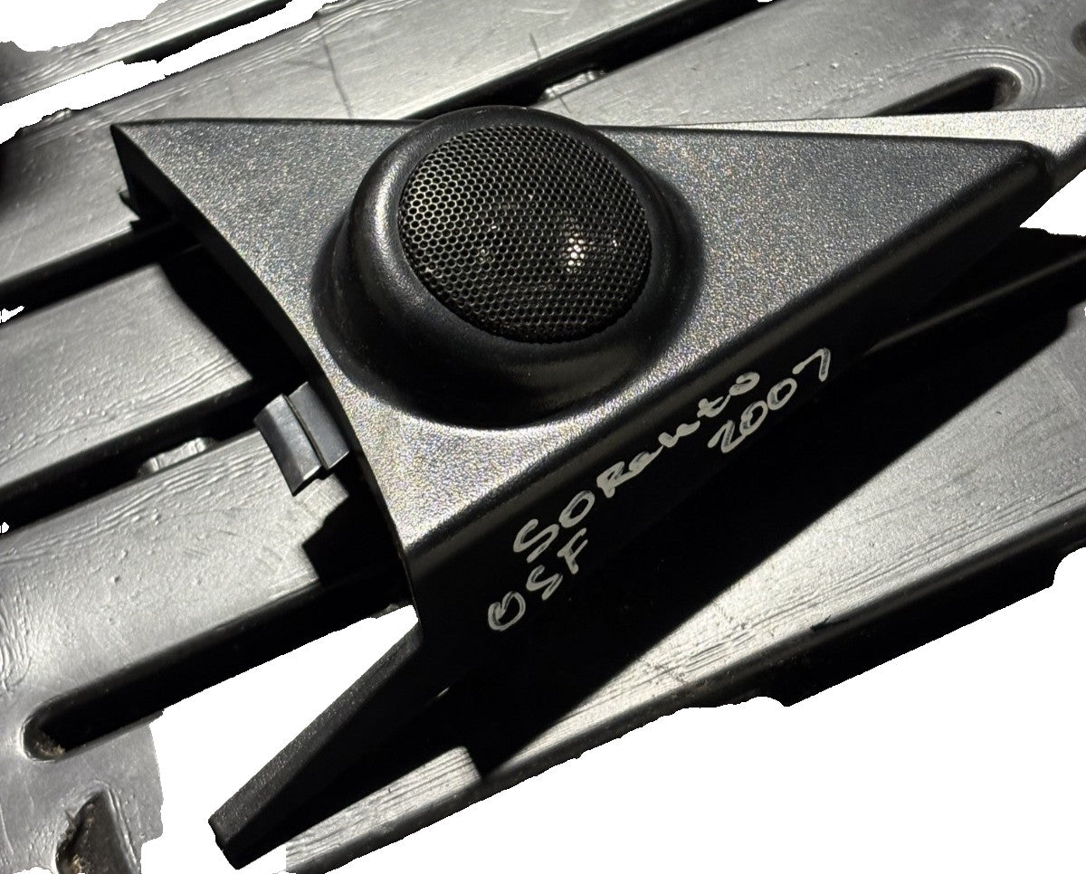 Kia Sorento 2002-2009 Right Front Driver Side Speaker 0196350-3E500