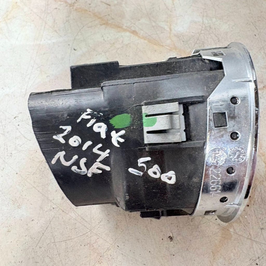 Fiat 500 2014 Left Passenger Side Dash Air Vent 226614