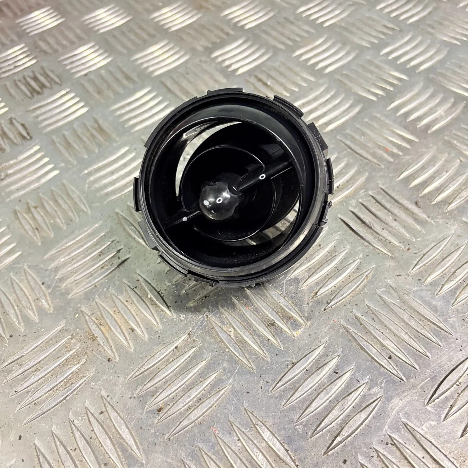 MINI Cooper One S R50 R52 R53 Dashboard Air Vent Driver Side 2001-06/2004-08
