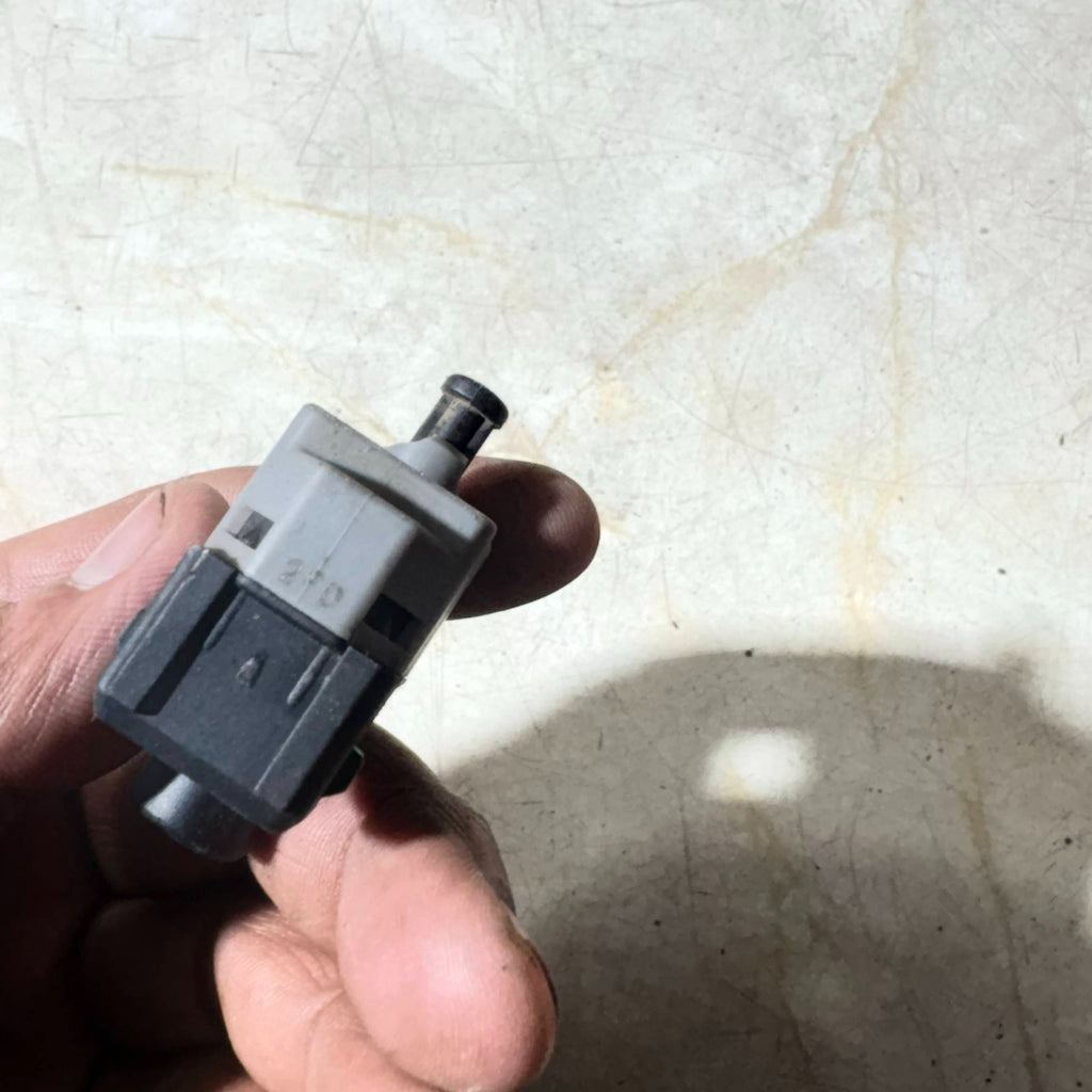 Range Rover L322 MK3 2002–2009 Brake Light Switch 93BB‑13480‑AF