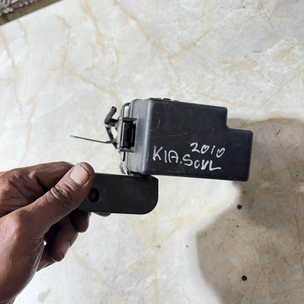 Fuse box for Kia Soul 2010