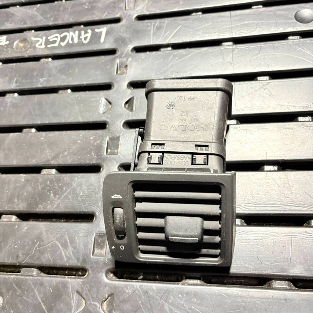 VOLVO V50 2006-2010 AIR VENT PASSENGER NEARSIDE FRONT