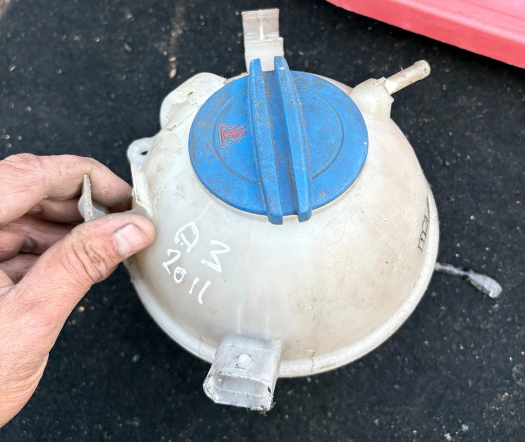 AUDI A3 8P 2010-2018 COOLANT HEADER EXPANSION TANK BOTTLE