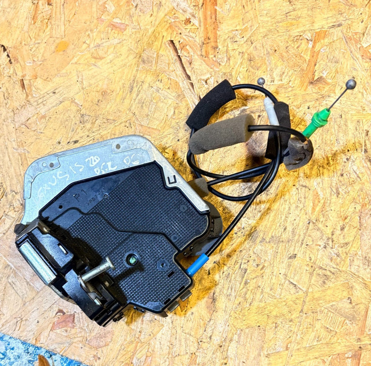 2005-2013 Lexus IS220d IS250 XE20 Rear Right Door Lock Latch 69050-53040