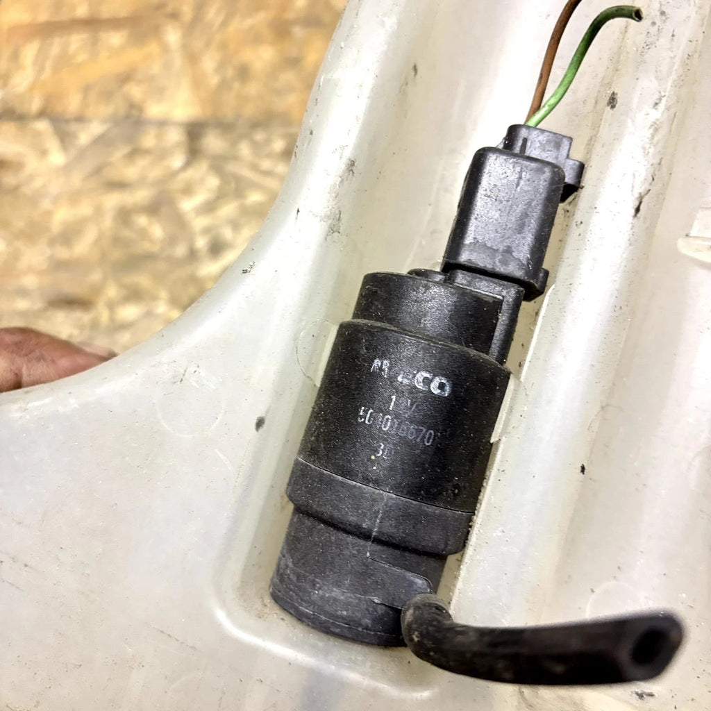 Iveco Daily 3/III 2000-06 Windscreen Washer Bottle Tank Pump 500336393