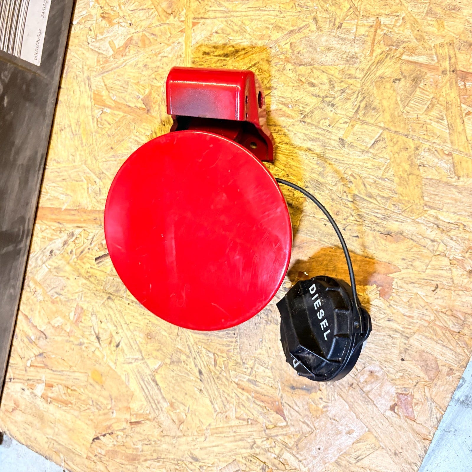 KIA SOUL FUEL FILLER FLAP WITH CAP 08-14