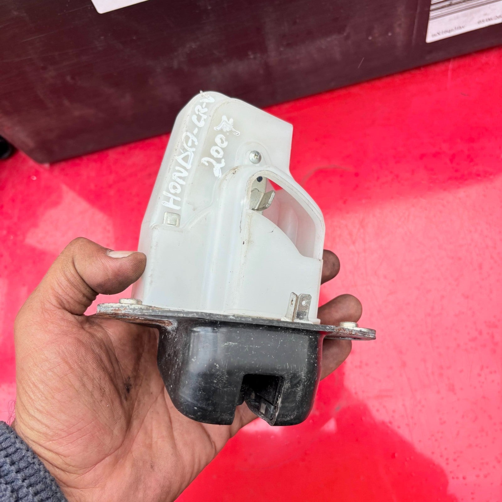 2007 HONDA CR-V BOOT LOCK CATCH EU-K93-61120A