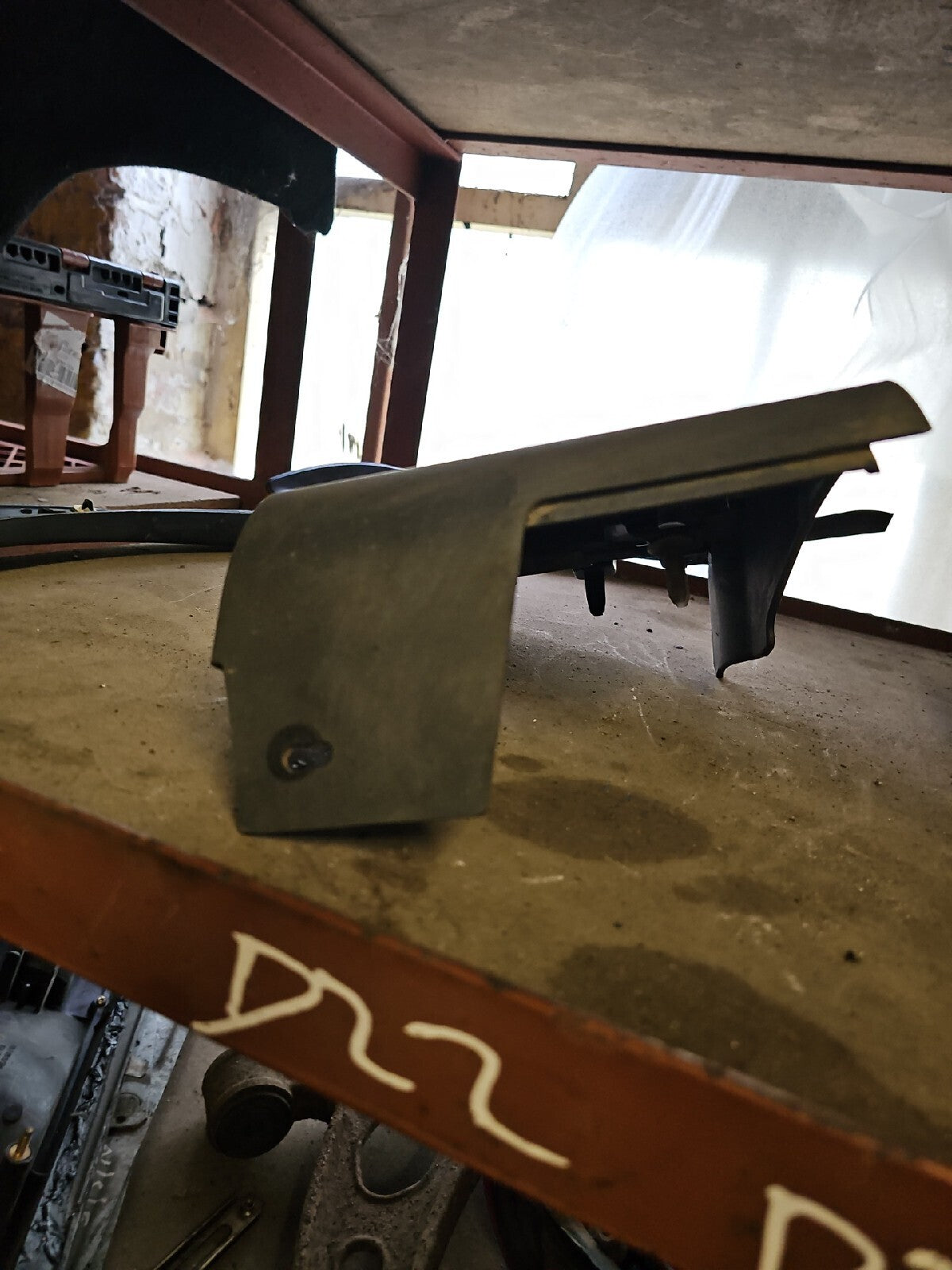 JAGUAR E-PACE 2020 PASSENGER SIDE FRONT DOOR SILL TRIM J9C302349