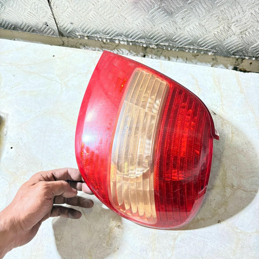 TOYOTA AVENSIS 1997-2003 Rear Light Passenger Rear Left Hatch 5 Door 034N5P