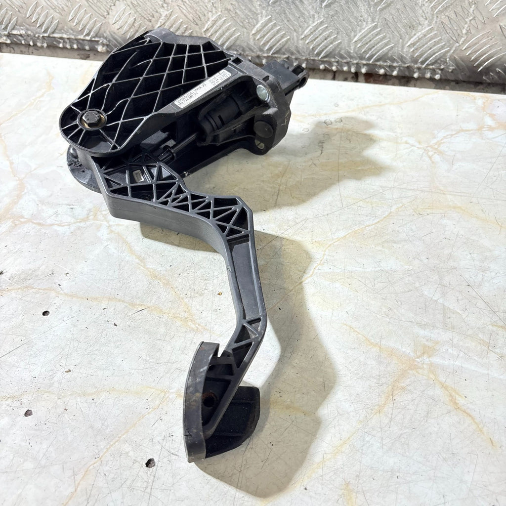 Seat Toledo MK3 5P 2.0TDi 103kW 2007 Diesel RHD Clutch pedal assembly 1K0721796E
