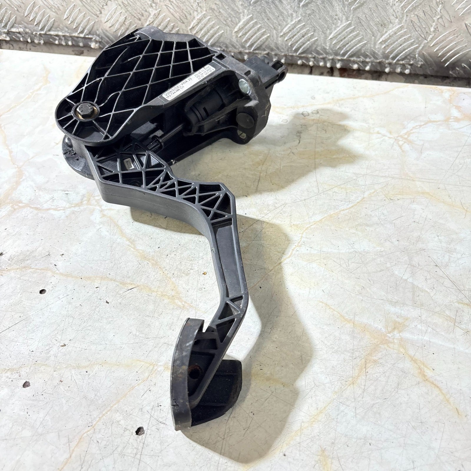 Seat Toledo MK3 5P 2.0TDi 103kW 2007 Diesel RHD Clutch pedal assembly 1K0721796E