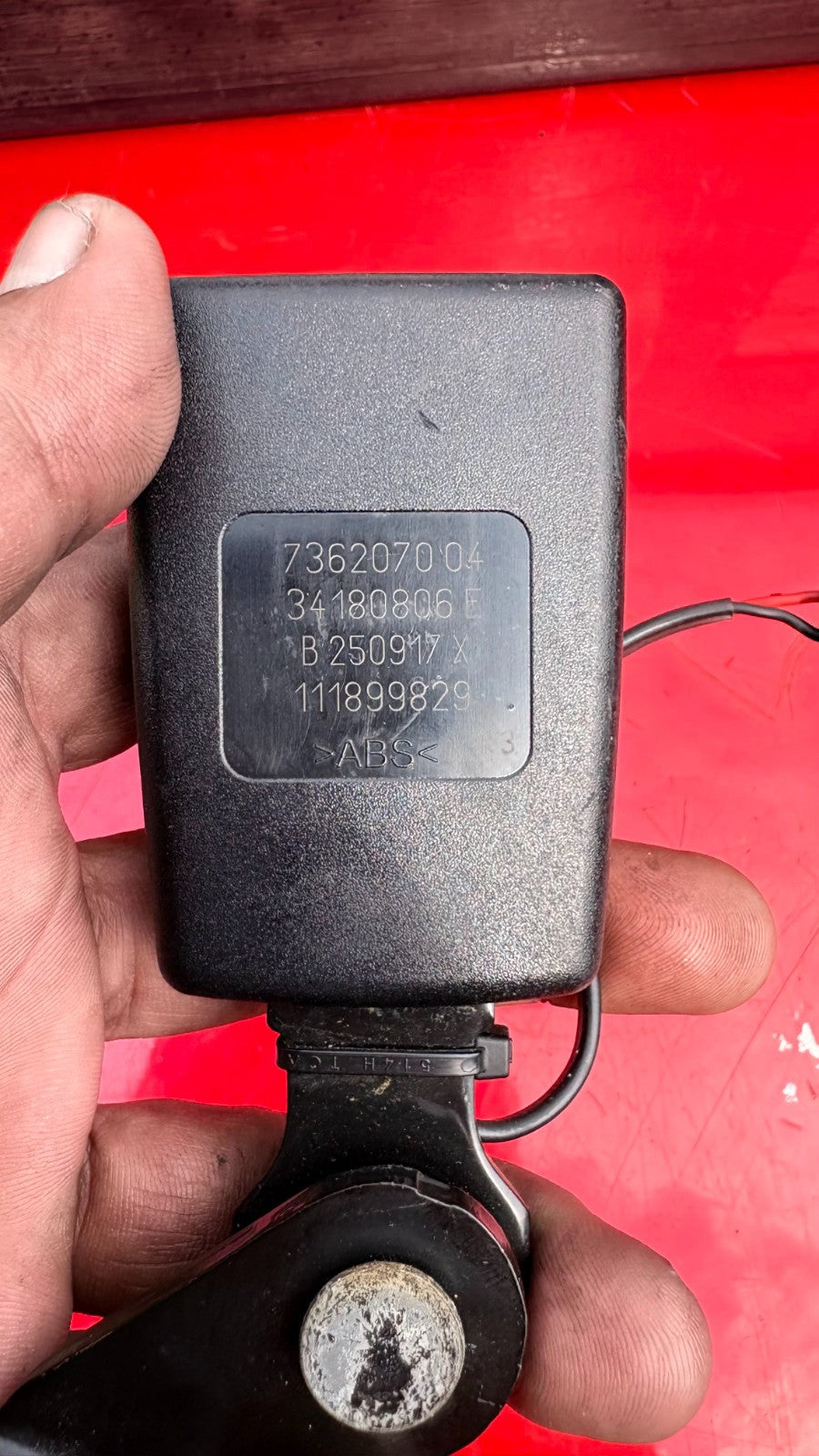 Mini Cooper F56 Electric 2017 Hatchback Rear Right Seat Belt Buckle 7362070-04