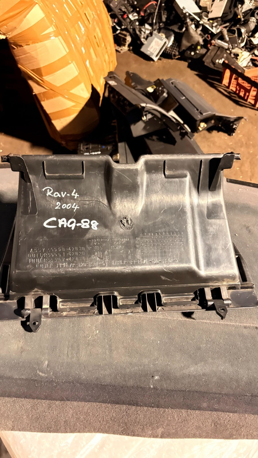 2004 TOYOTA RAV4 GLOVE BOX 55550-42030