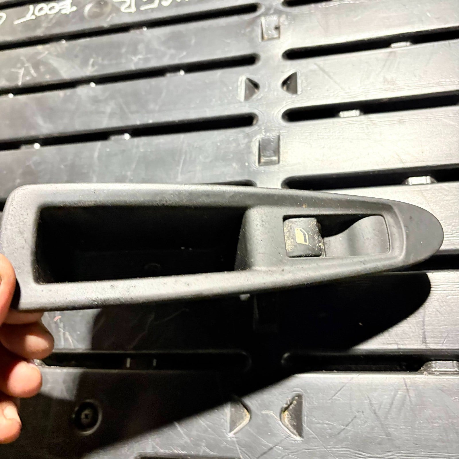 Citroen C4 VTR Plus Right Offside Rear Electric Window Switch 11-15
